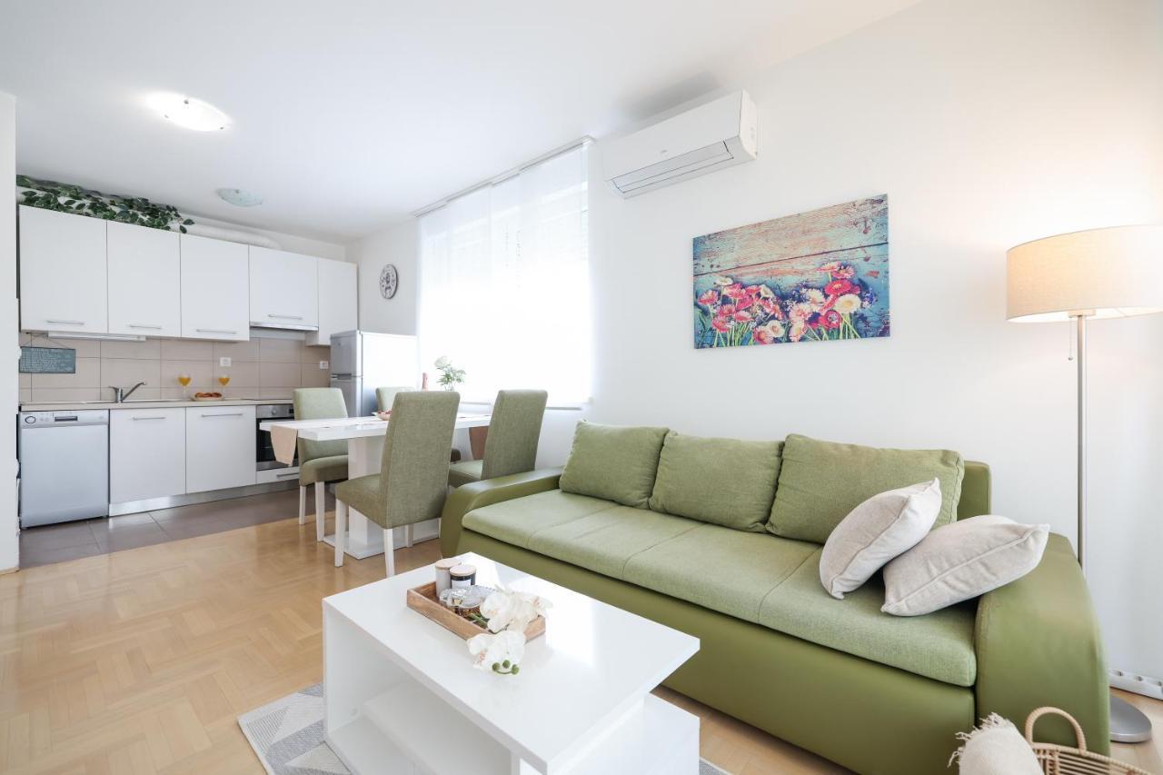Cozy Niko Apartment - Private Parking And Balcony 扎达尔 外观 照片