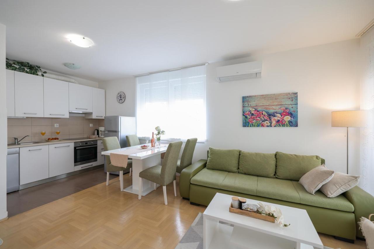 Cozy Niko Apartment - Private Parking And Balcony 扎达尔 外观 照片